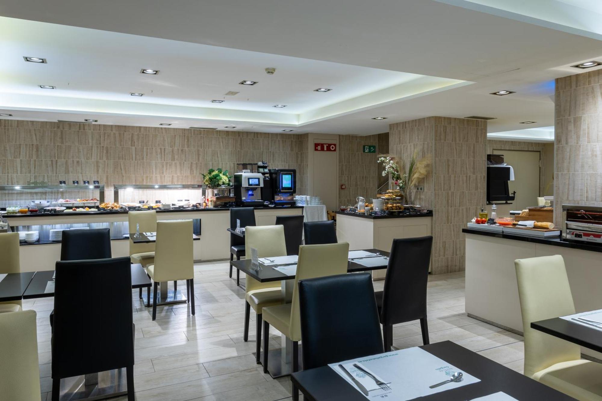 Hotel Lyon บาร์เซโลนา ภายนอก รูปภาพ